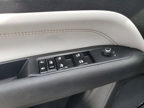 Used 2024 Jeep Compass Limited image 28