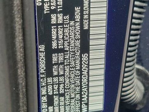 Certified 2024 Porsche Cayenne AWD/4WD image 32