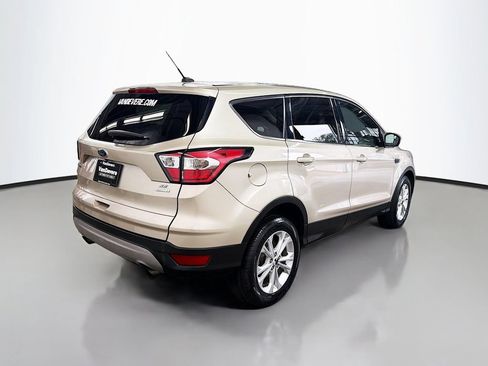 Used 2017 Ford Escape SE w/ SE Cold Weather Package FWD image 9