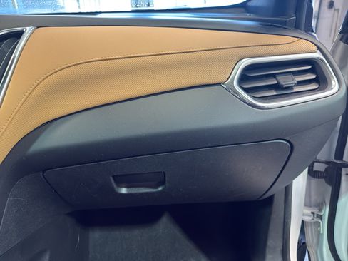 Used 2018 Chevrolet Equinox Premier image 23