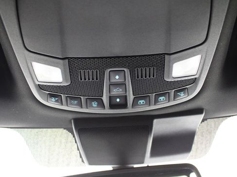 Used 2019 Ford F150 Platinum w/ Equipment Group 701A Luxury AWD/4WD image 17