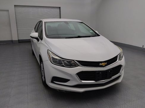 Used 2017 Chevrolet Cruze LS FWD image 14