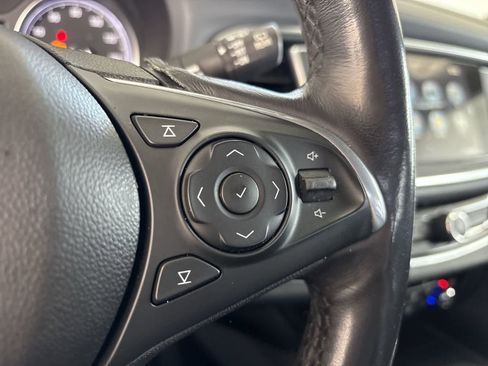 Used 2018 Buick Enclave Premium image 30