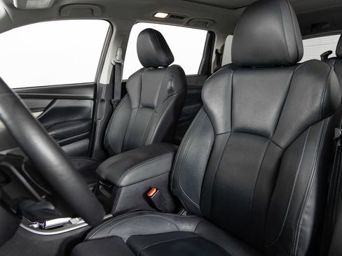 Used 2019 Subaru Ascent Limited w/ Popular Package #2 image 16