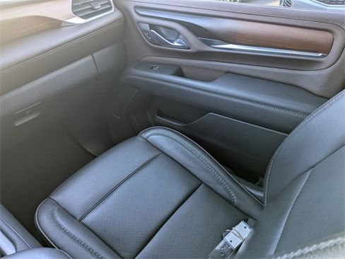 Used 2021 GMC Yukon XL Denali image 14