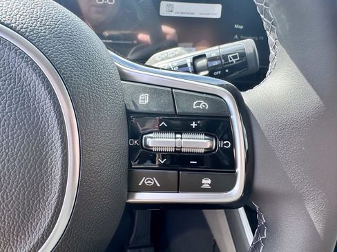 New 2026 Kia Carnival FWD image 16