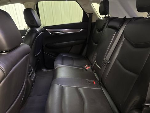 Used 2017 Cadillac XT5 Luxury FWD image 12