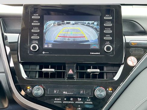 Used 2024 Toyota Camry SE image 13