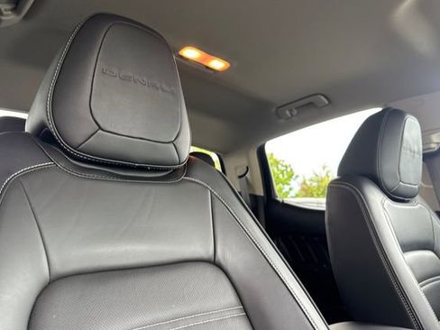 Used 2022 GMC Canyon Denali AWD/4WD image 16