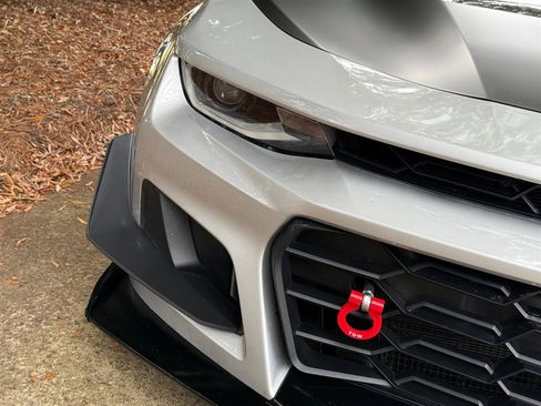 Used 2018 Chevrolet Camaro ZL1 image 13