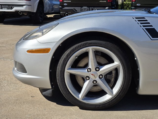 Used 2011 Chevrolet Corvette Coupe w/ 1LT RWD image 9