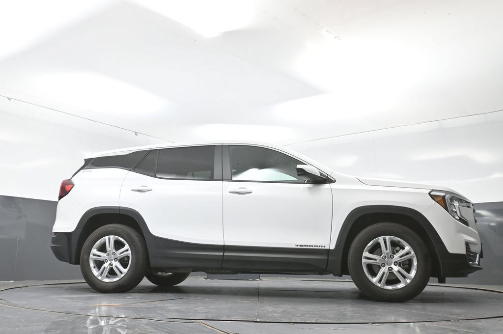 Used 2024 GMC Terrain SLE FWD image 49