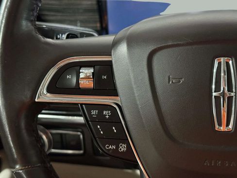 Used 2021 Lincoln Navigator L Black Label w/ Cargo Convenience Package image 10