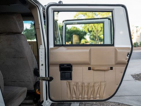 Used 1994 HUMMER H1 4-Door Hard Top AWD/4WD image 30