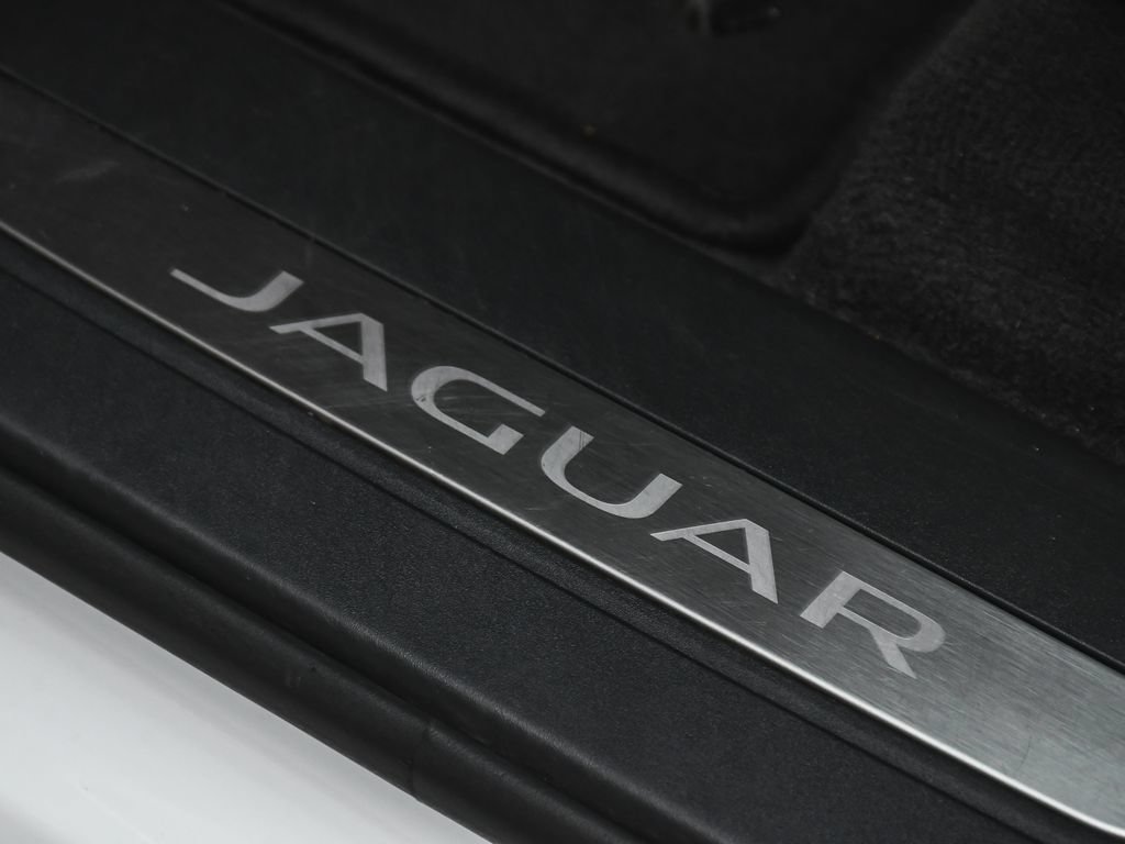 Used 2023 Jaguar F-PACE S AWD/4WD image 13