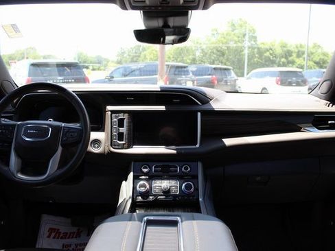 Used 2024 GMC Yukon Denali w/ Advanced Technology Package AWD/4WD image 22