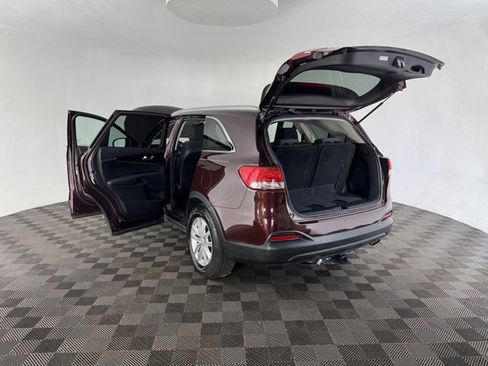 Used 2018 Kia Sorento LX image 14