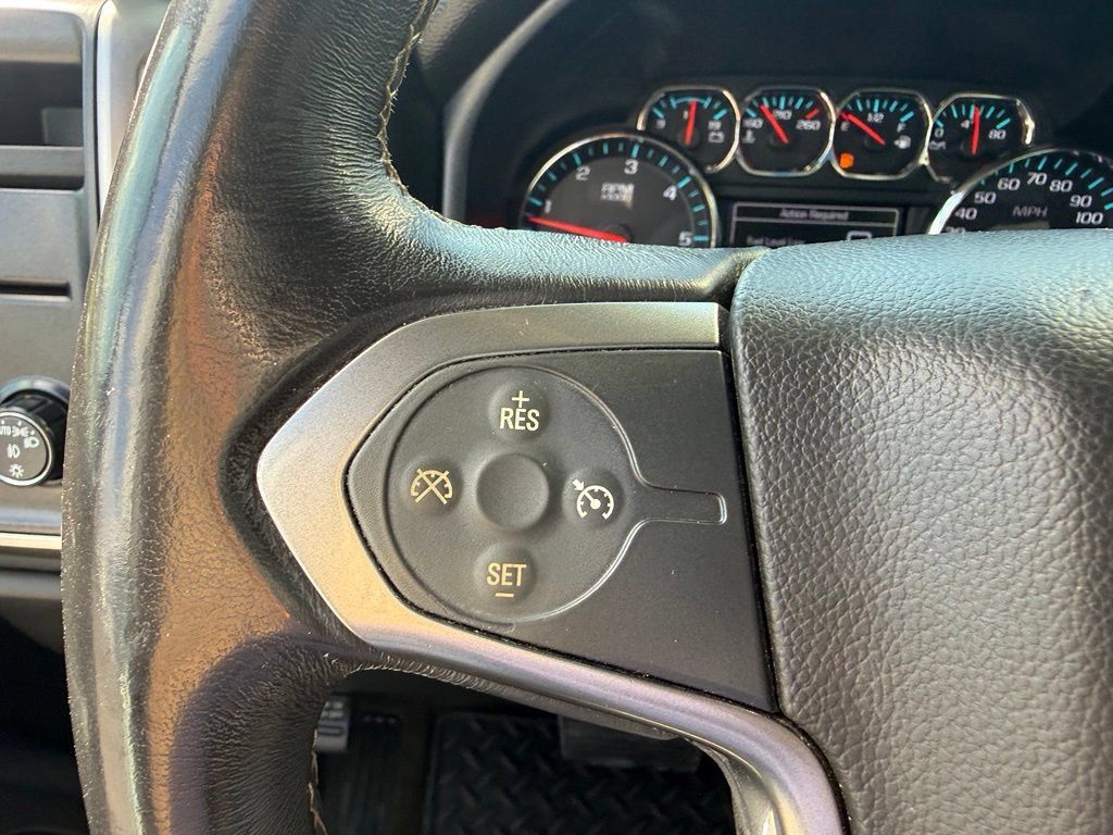 Used 2018 Chevrolet Silverado 1500 LT w/ LT Eassist Package RWD image 10