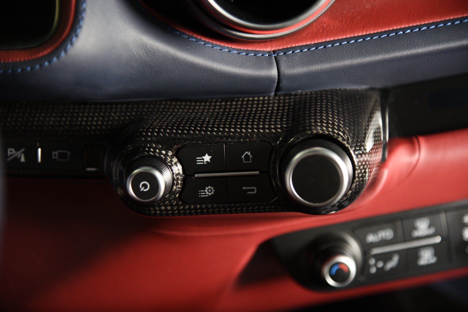 Used 2020 Ferrari 812 Superfast RWD image 30