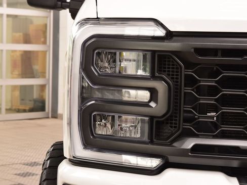 Used 2023 Ford F250 Lariat w/ Lariat Ultimate Package AWD/4WD image 11