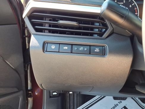 Used 2025 Nissan Altima 2.5 SL FWD image 13