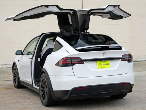 Used 2022 Tesla Model X AWD/4WD image 54