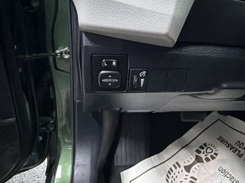 Used 2014 Toyota Corolla LE FWD image 14