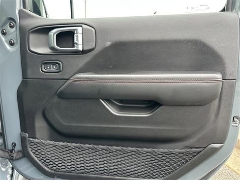 Used 2024 Jeep Wrangler Unlimited Rubicon image 13