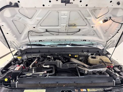 Used 2012 Ford F550 4x4 Crew Cab Super Duty w/ Payload Upgrade Pkg image 18