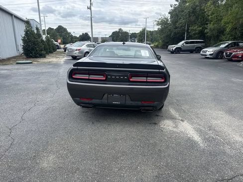 Used 2017 Dodge Challenger R/T Scat Pack RWD image 6