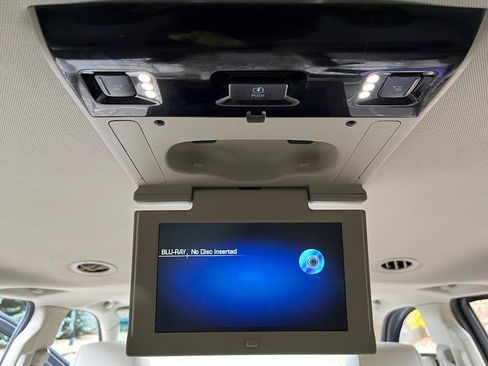 Used 2020 Cadillac Escalade ESV Premium Luxury image 43