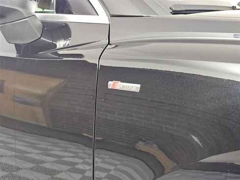 Used 2020 Audi Q3 2.0T Premium Plus w/ Premium Plus Package image 10