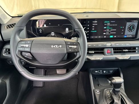 Used 2025 Kia K4 EX FWD image 14