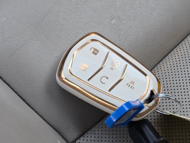 Used 2015 Cadillac SRX Luxury w/ Driver Awareness Package FWD image 25