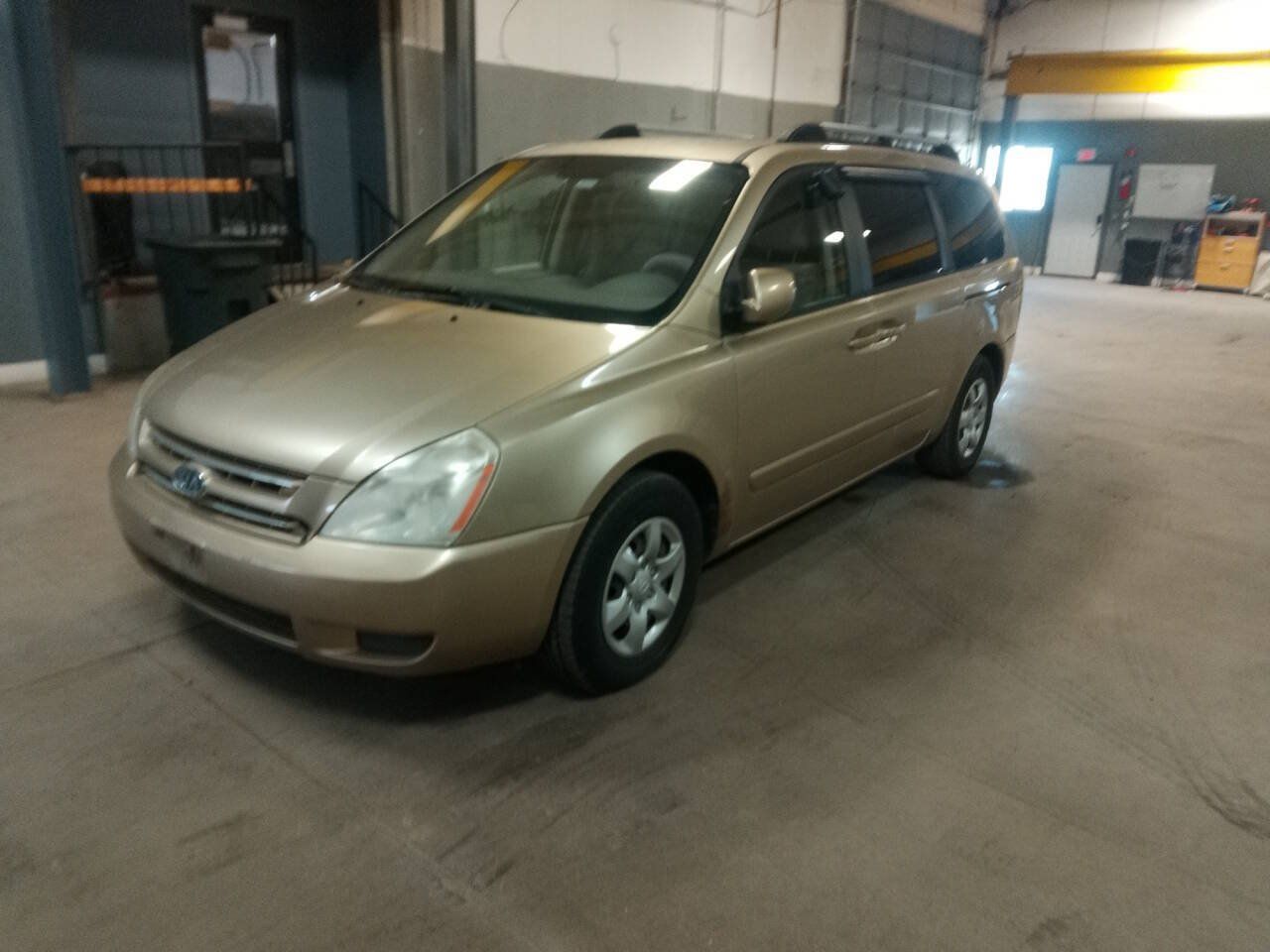 Used 2008 Kia Sedona LX FWD image 1