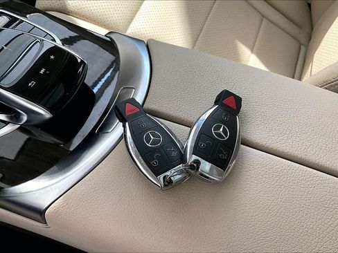 Certified 2017 Mercedes-Benz GLC 300 4MATIC image 15