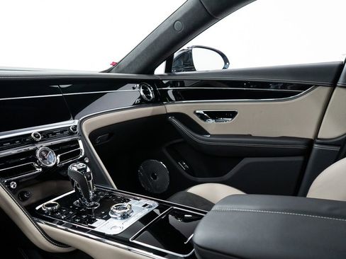 Certified 2023 Bentley Flying Spur Plug-In Hybrid AWD/4WD image 30