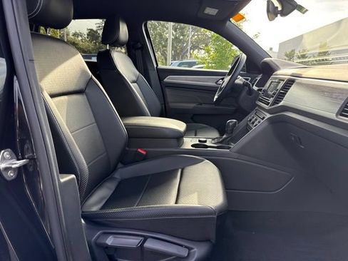Used 2023 Volkswagen Atlas Cross Sport SE AWD/4WD image 9