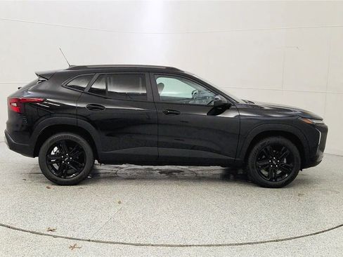 New 2026 Chevrolet Trax ACTIV w/ Driver Confidence Package FWD image 8