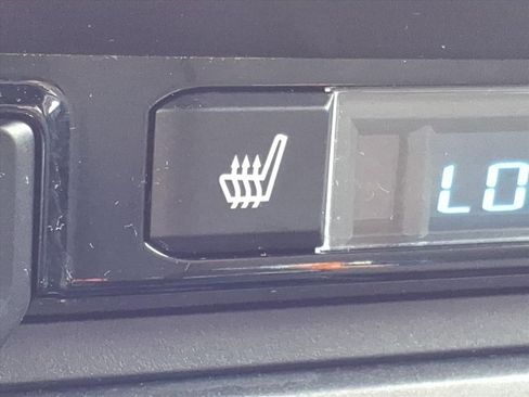 Used 2016 Toyota Tacoma TRD Sport image 5