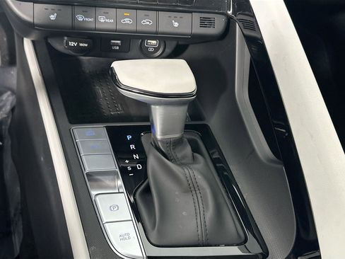 Used 2023 Hyundai Elantra Limited image 17