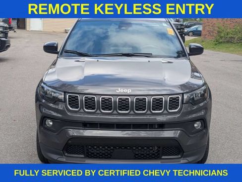 Used 2024 Jeep Compass Latitude AWD/4WD image 12