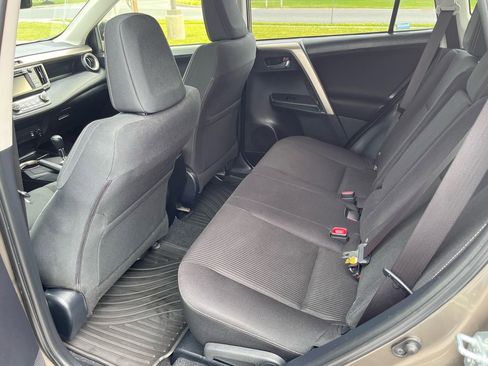 Used 2014 Toyota RAV4 XLE AWD/4WD image 10