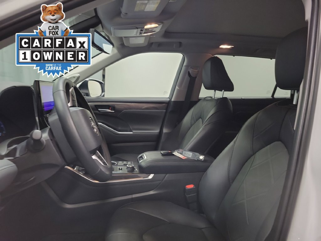 Used 2026 Toyota Highlander Platinum AWD/4WD image 15