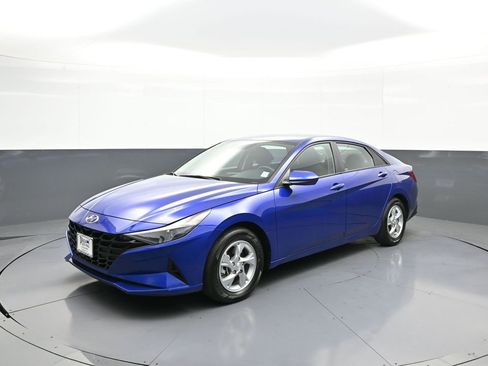 Certified 2023 Hyundai Elantra SE w/ Cargo Package image 10