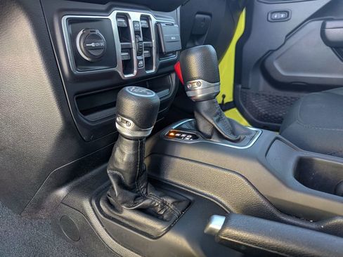 Used 2023 Jeep Wrangler Unlimited w/ Convenience Group AWD/4WD image 18