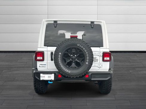 Used 2023 Jeep Wrangler Unlimited w/ Cold Weather Group AWD/4WD image 5