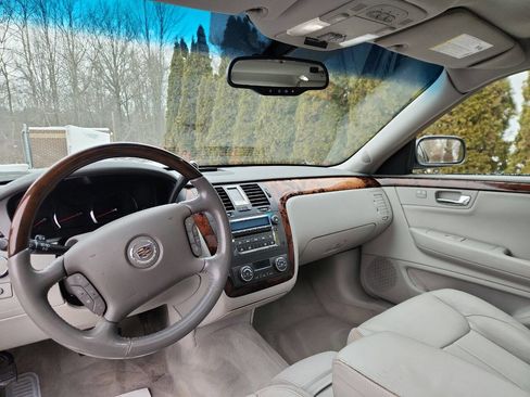 Used 2011 Cadillac DTS Luxury image 23