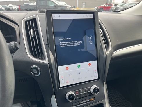 Used 2022 Ford Edge SEL w/ Convenience Package image 18