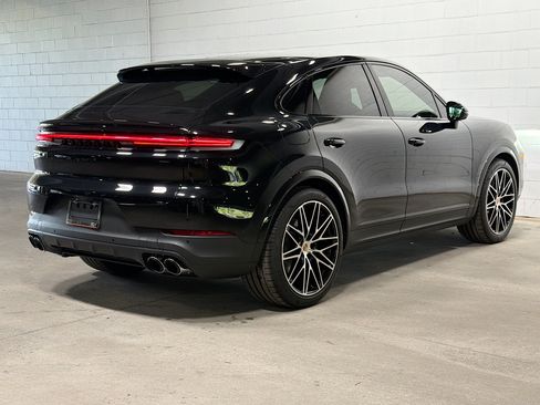 Certified 2026 Porsche Cayenne S AWD/4WD image 7